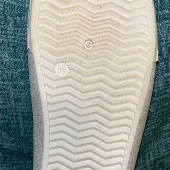 Vintage Havana White and Silver Sneakers - Picture 12 of 12